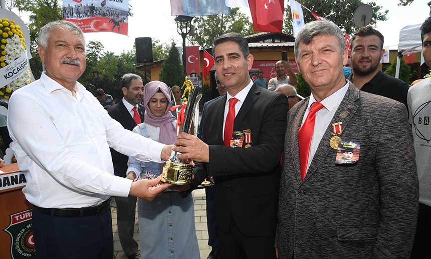 Gaziler Günü’nde Atatürk büstü açıldı