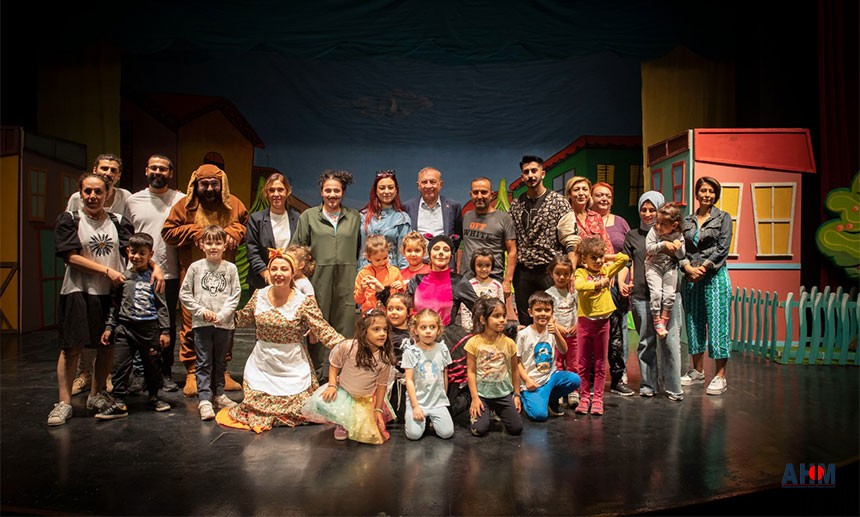 Seyhan'da Çocuk Tiyatro Oyunu Prömiyeri