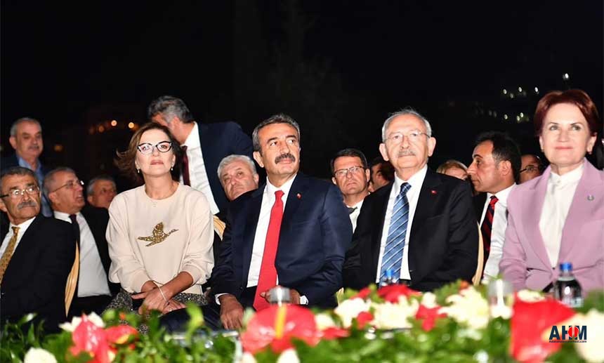 Başkan Soner Çetin, Meral Akşener ve Kemal Kılıçdaroğlu ile ortak olarak miting gibi açılış yaptı