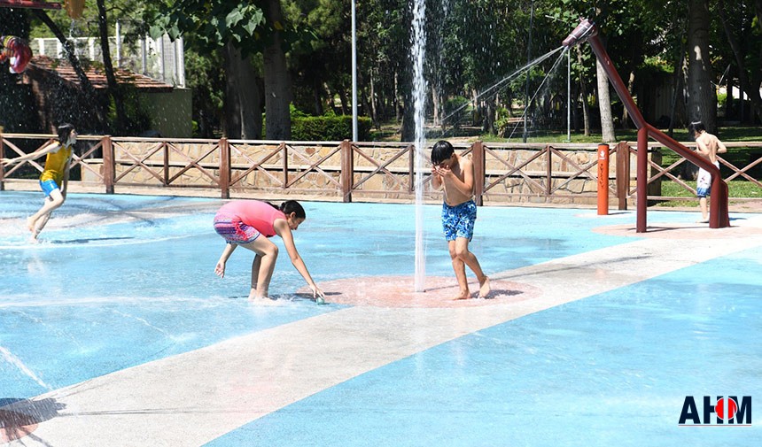 Sıcaklar Bastırdı, Çukurova’da Su Oyun Parkları Açıldı