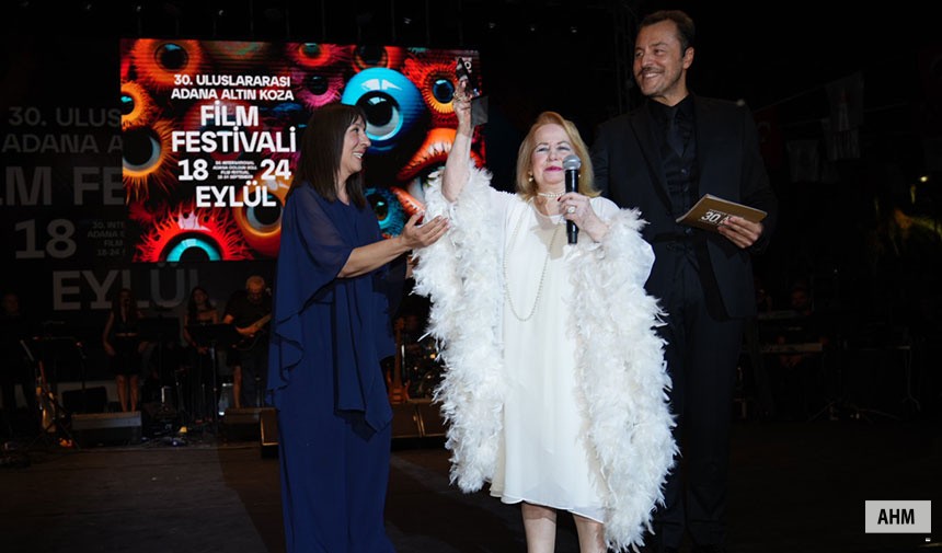 Altın Koza Film Festivalinde Emek Ödülleri Sahiplerini Buldu