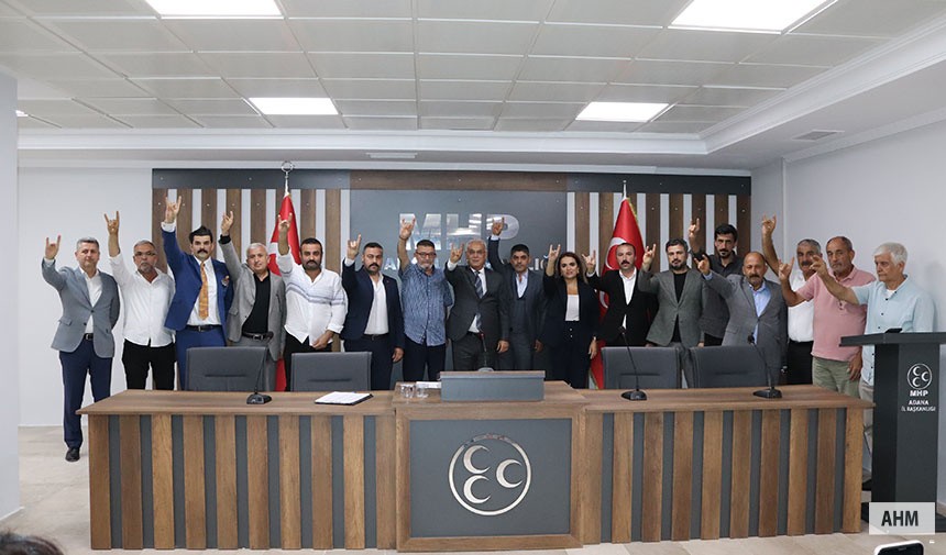 Milliyetçi Hareket Partisi (MHP) Adana İl Başkanlığı’nda ilk yönetim Kurulu toplantısını yapılırken, görev dağılımı sonucu İl Divan Kurulu da belirlendi.