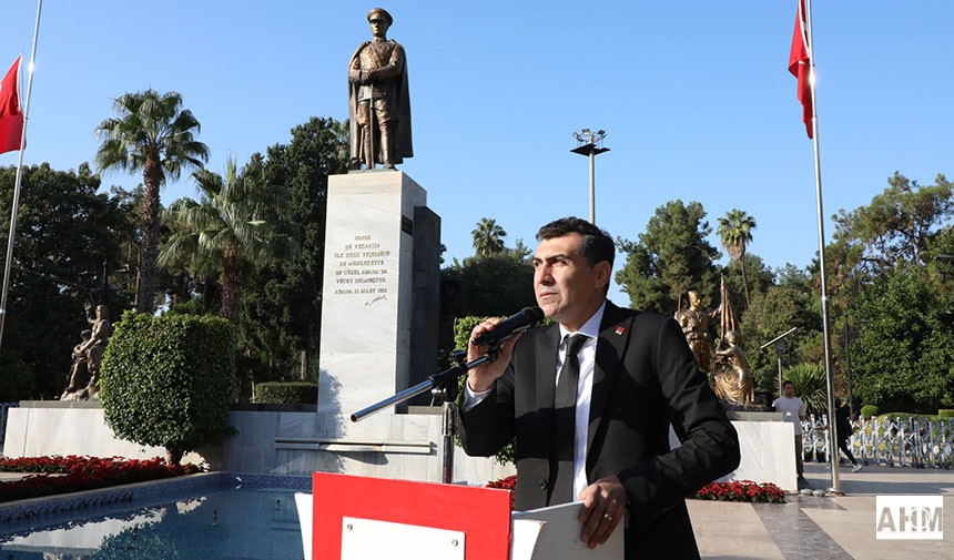 CHP Adana İl Örgütü Atatürk'ü Andı