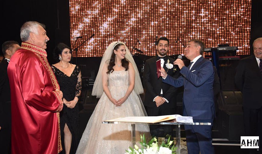 Türk iş dünyası Adana’daki düğünde buluştu