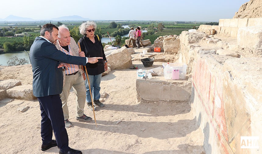 Adana'da, tarihi İpek Yolu güzergâhında, Roma, Selçuklu ve Osmanlı dönemlerine şahitlik eden Misis Antik Kenti'nde 2023 güz dönemi arkeolojik kazı çalışmaları başladı.