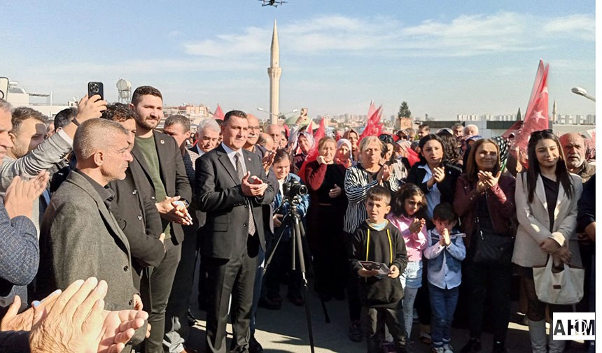 CHP Yüreğir Belediye Başkan A. Adayı İbrahim Öztürk, ilçenin dört bir yanında halkla buluşuyor. 