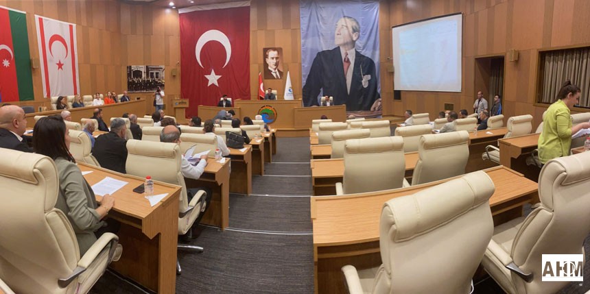 Çukurova Belediye Meclisinin yeni dönem toplantıları Emrah Kozay Başkanlığında Devam etti. 2. Oturumda Komisyon üyeleri belirlenirken Deprem ve Afet Komisyonu en dikkat çeken komisyon oldu.