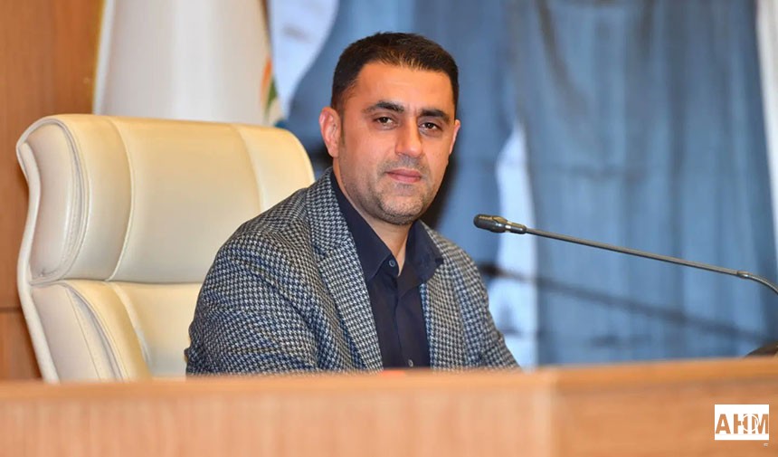 Çukurova Belediye Meclisinin yeni dönem toplantıları Emrah Kozay Başkanlığında Devam etti. 2. Oturumda Komisyon üyeleri belirlenirken Deprem ve Afet Komisyonu en dikkat çeken komisyon oldu.