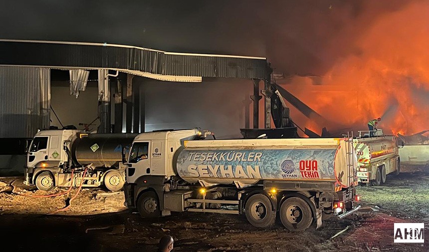 Seyhan Belediyesi Fabrika Yangınını Söndürmede Destek Verdi