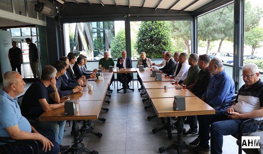 Toplantıya, Türkiye Yol-İş Sendikası Genel Başkanı Ramazan Ağar ve Türk-İş 4. Bölge Başkanı Edip Gülnar da katıldı