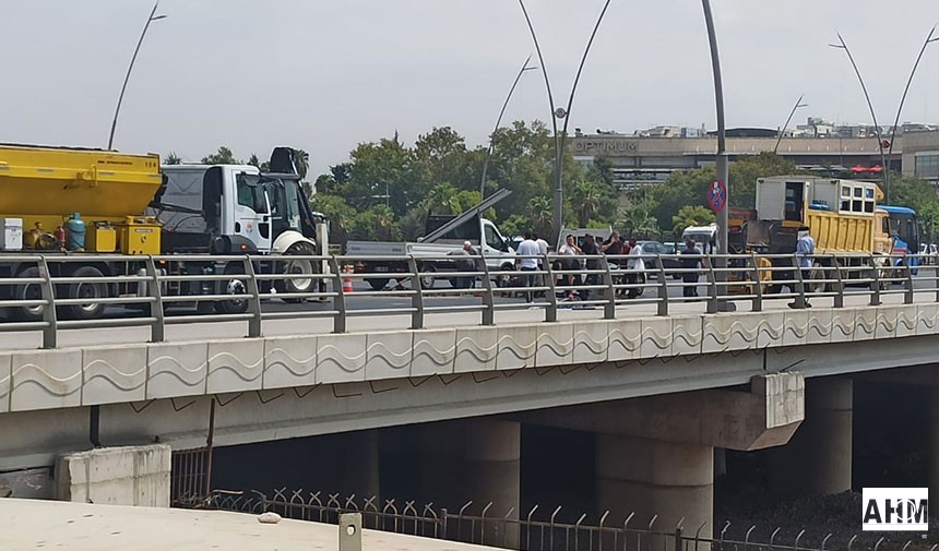 Arada Sadece 150 Metre Var: 2 Bin yıllık Köprü Taş Gibi; 5 Yıllık Köprünün Ayağı Çöktü!