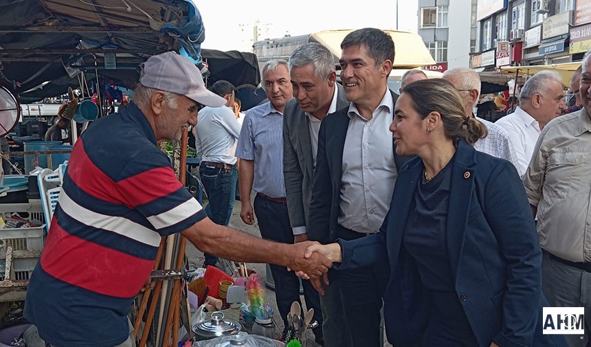 İYİ Parti'nin Önde Gelen İsimleri Adana'da Vatandaşlarla Buluştu