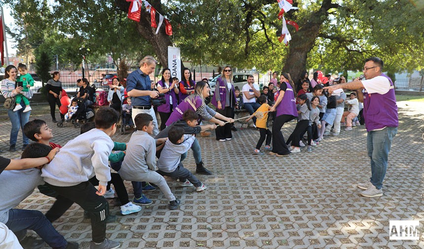 680 Yıllık Tarihi Ağacın Altında Cumhuriyet Coşkusu