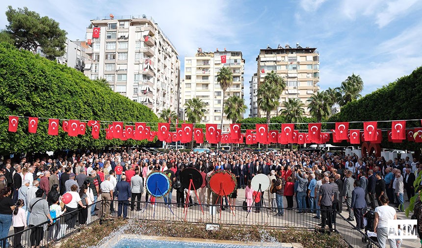 CHP'den Coşkulu ve Yoğun Katılımlı "Cumhuriyet" Kutlaması