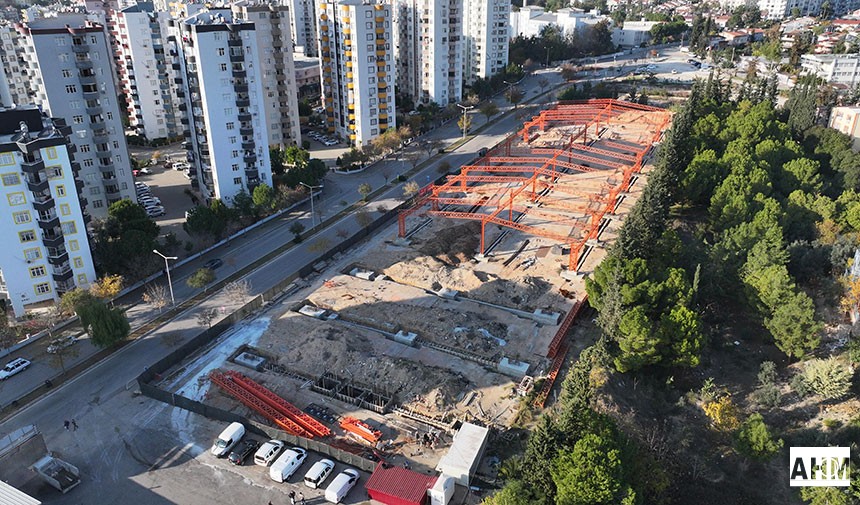 Belediye Evleri’ndeki “Modern Kapalı Semt Pazarı” İnşaatı Hızla İlerliyor