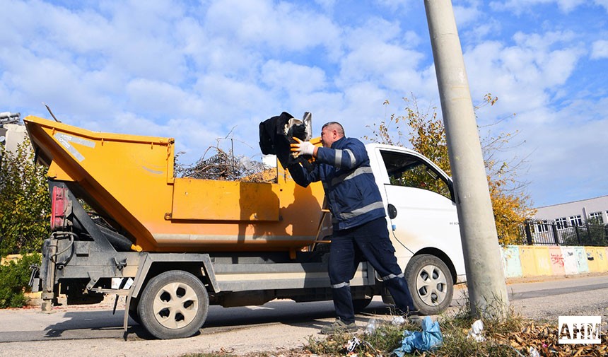 Çukurova Belediyesi’nden “Dip Bucak” Temizlik Çalışması