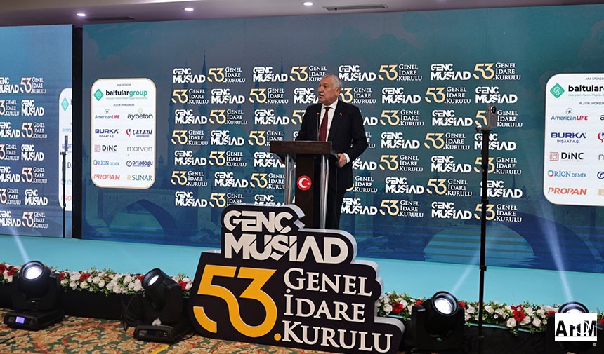 Adana Büyükşehir Belediye Başkanı Zeydan Karalar Genç MÜSİAD Toplantısında Konuşurken