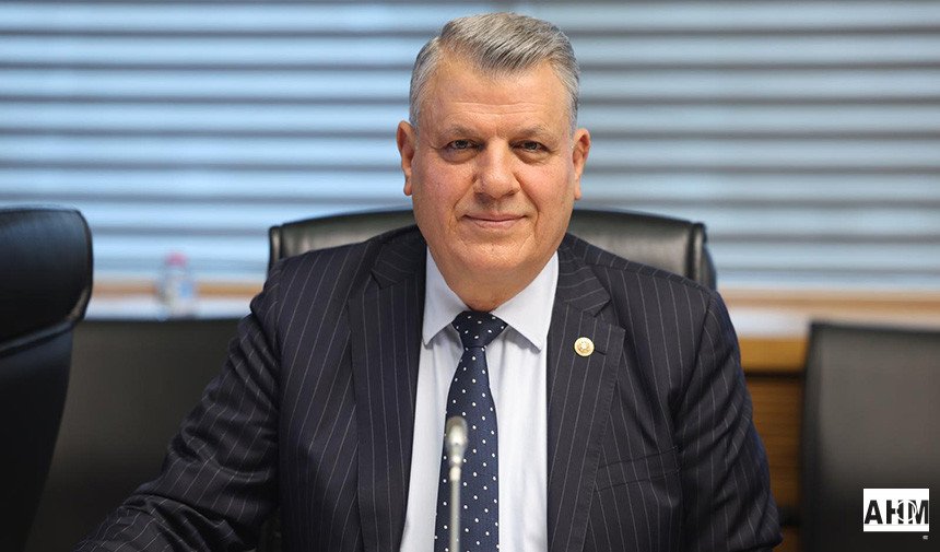 Ayhan Barut "Boyun Eğmiyoruz, Mücadele Ediyoruz"