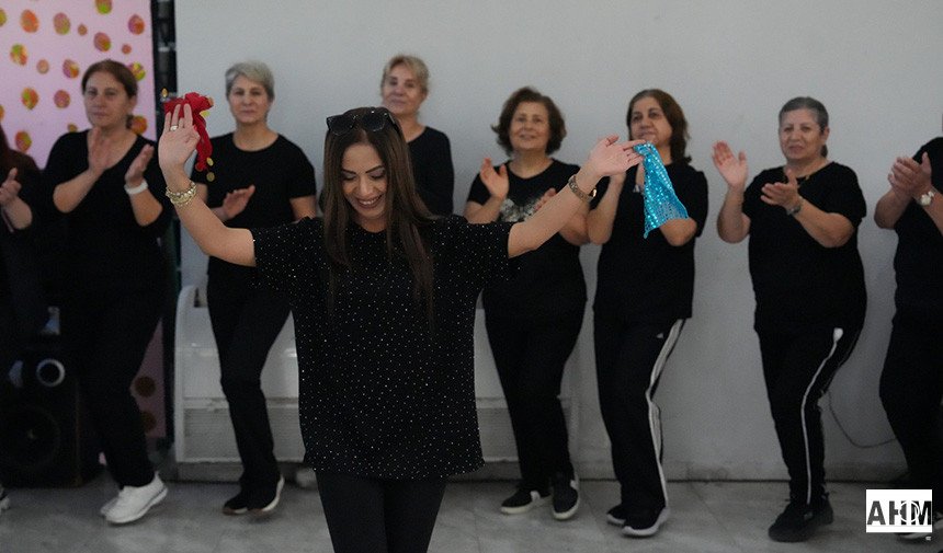 Çukurova'da Halk Oyunlarıyla Kültürel Miras Yaşatılıyor