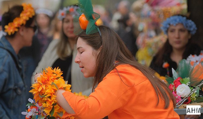 Adana’da Yağmur Nedeniyle Karnaval Stantları 3 Gün Daha Uzatıldı