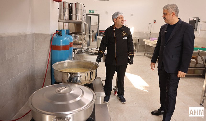 Pozantı Belediyesi, Ayda 3 Bin 500 Kişiye Sıcak Yemek Dağıtıyor