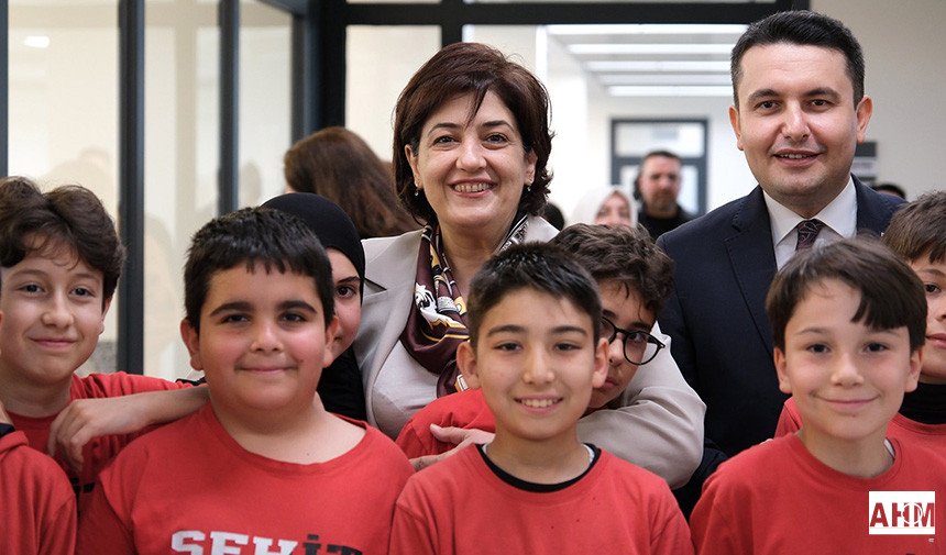 Süreyya Yavuz, "Kalpten Kalbe Bir Gün" Etkinliğine Katıldı