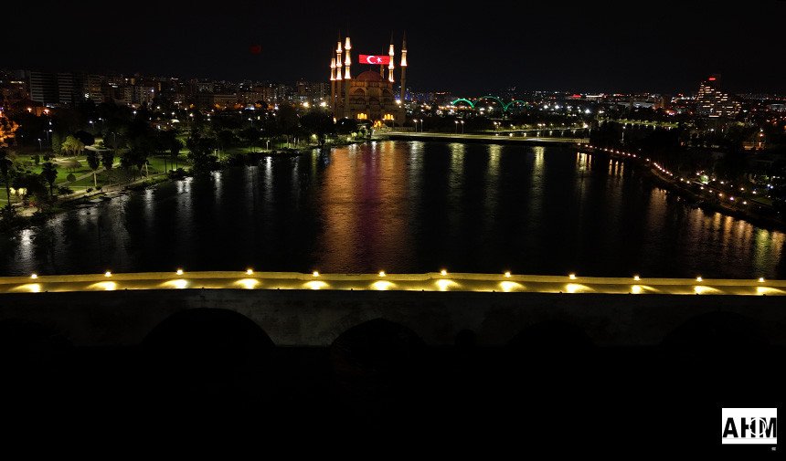 "Adana Taşköprü" Gecesi Gündüz Gibi!