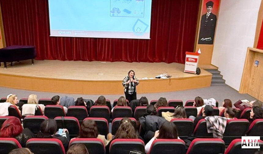 Eral Okulları Eğitimde Başarısını Taçlandırmaya Devam Ediyor!