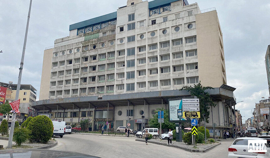 Adana Küçüksaat’te Riskli Bina Tepkisi