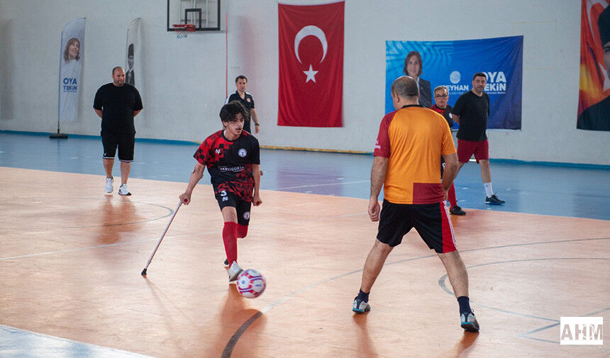 Seyhan’da Engeller Dayanışmayla Aşıldı
