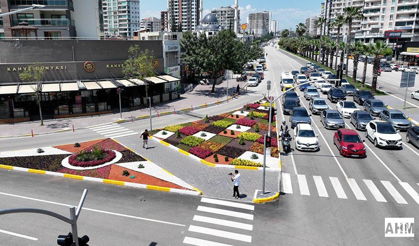Adana Büyükşehir’den Kent Estetiğine Çiçek Dokunuşu