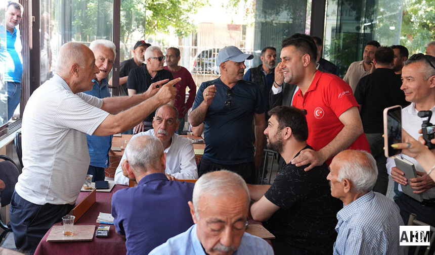 Çukurova Belediye Başkanı Emrah Kozay, Güzelyalı Mahallesi’nde Vatandaşlarla Buluştu