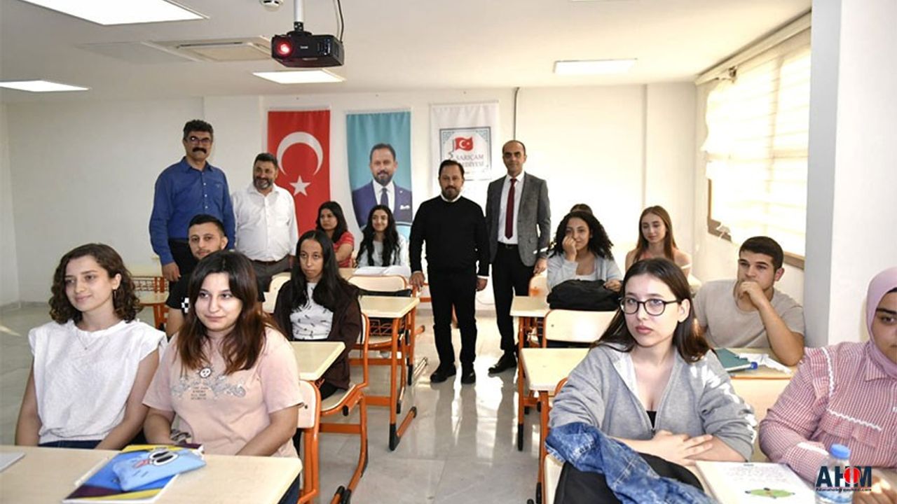 Sarıçam'dan Üniversite'ye hazırlananlara "Eğitim" Desteği