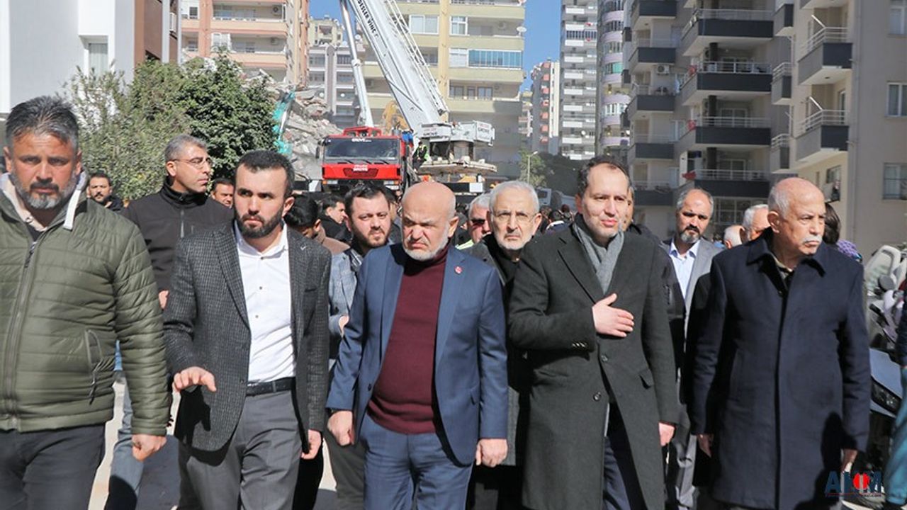 YRP Genel Başkanı Erbakan Adana'da Depremzedeleri Ziyaret Etti