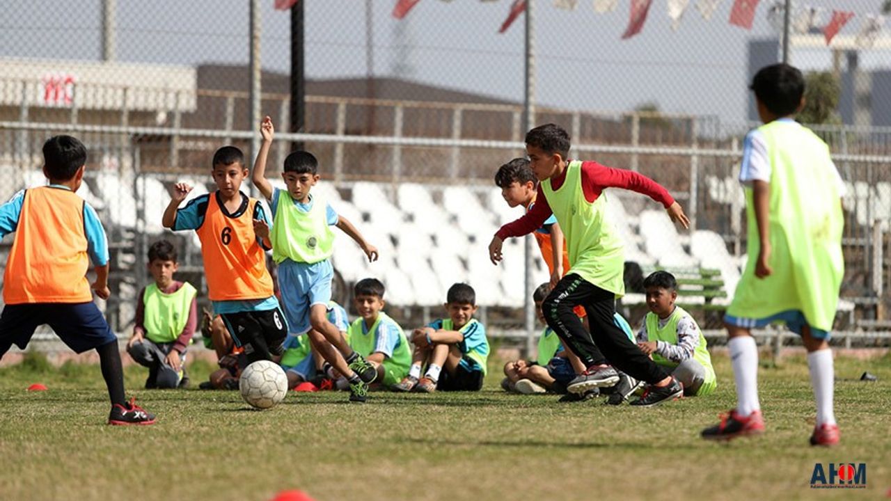 Seyhan Belediyesi Spor Okullarında Antrenmanlar Yeniden Başladı