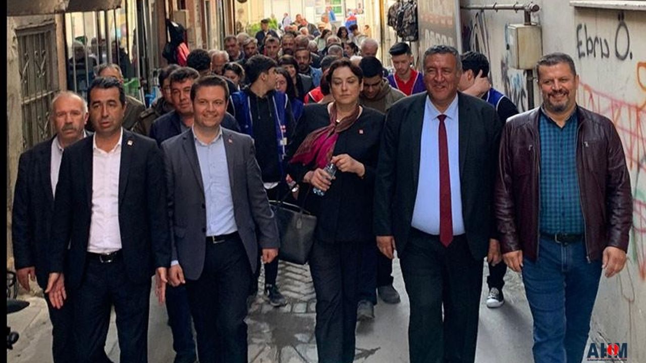 CHP'li Ömer Fethi Gürer, Kapı Kapı Dolaşıp Kılıçdaroğlu'na Oy İstiyor