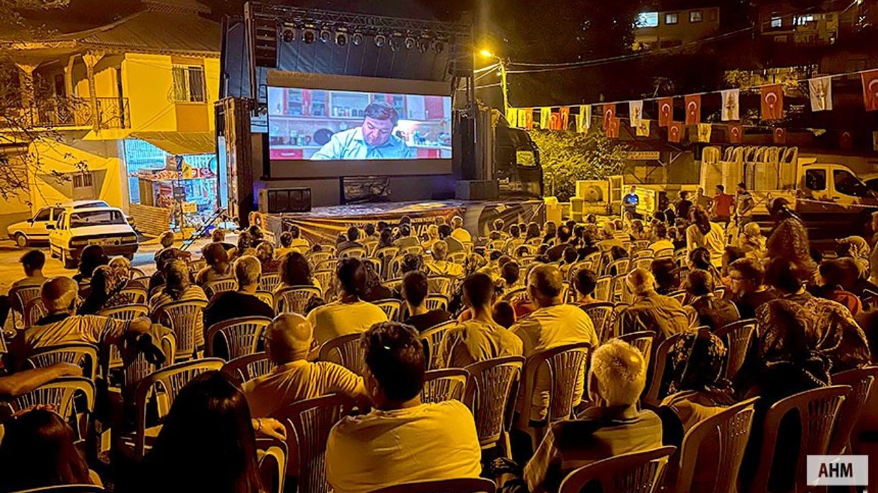 Adanalıların Yazlık Sinema Nostalji Keyfi Sürüyor