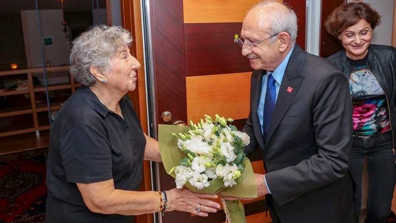 Kılıçdaroğlu Merhum Adana İl Emniyet Müdürünün Ailesini Ziyaret Etti