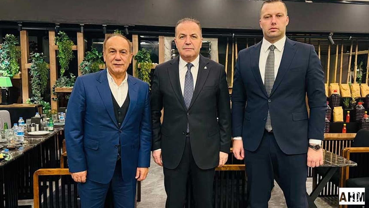 Saimbeyli Belediye Başkanı Mustafa Şahin Gökçe Anavatan Partisi'ne Geçti