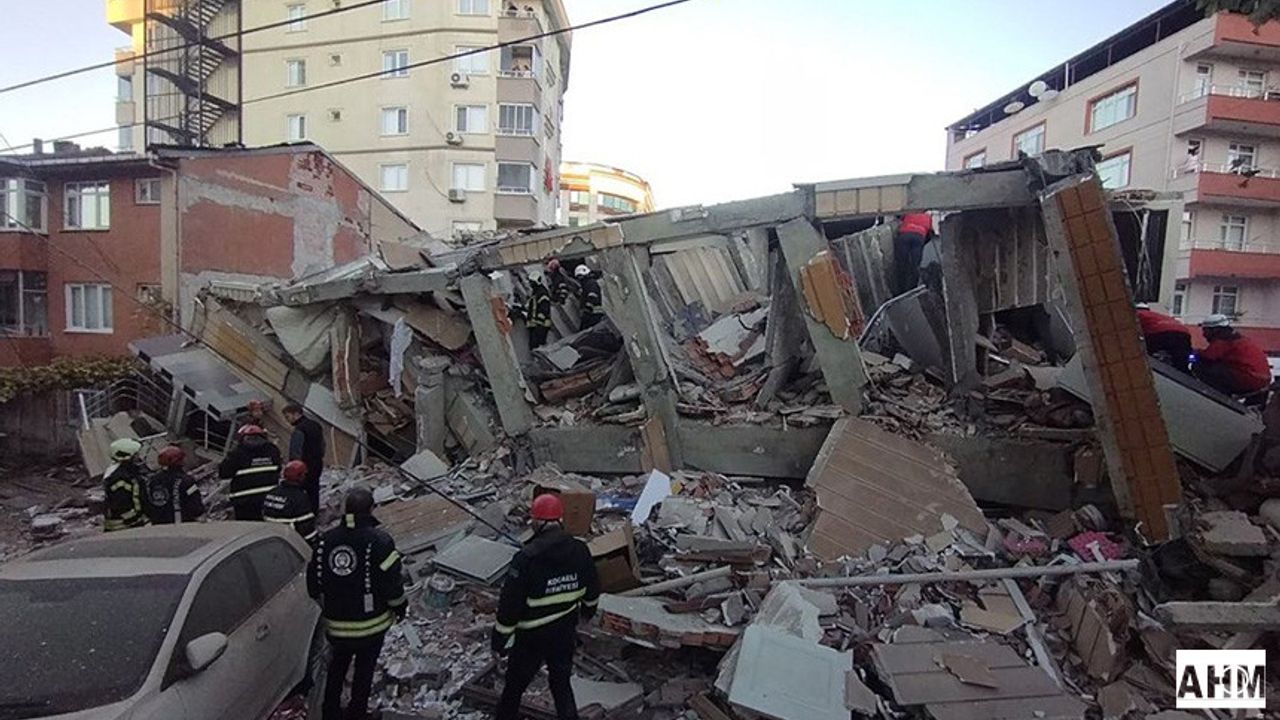 CHP’li Burhanettin Bulut’tan Gebze’deki Bina Çökmesine İlişkin Açıklama