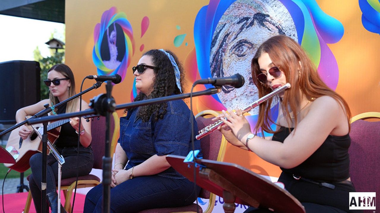 Çukurova Sonbahar Sanat Festivali Renkli Görüntülerle Tamamlandı
