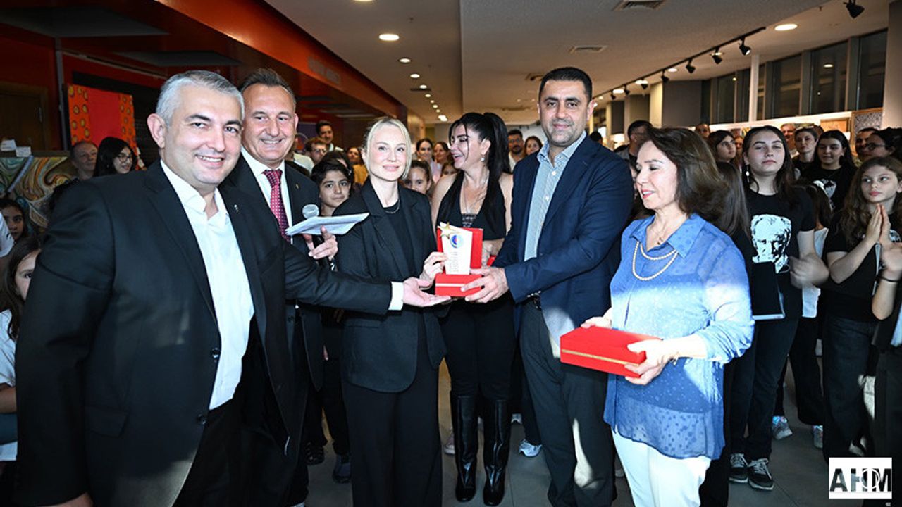 Başkan Emrah Kozay “Sanat Eğitimle Buluşuyor” Sergisinin Açılışına Katıldı