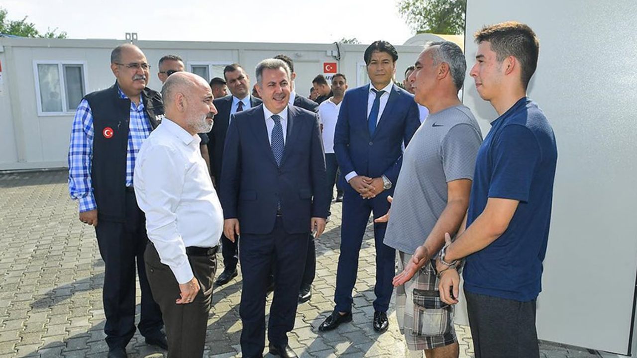 Vali Elban ve Bakan Yardımcısı Sağlam Depremzedeleri Ziyaret Etti