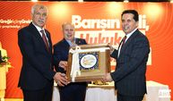 Yüreğir'de "Barışın Dili Hukuk ve Demokrasi Olmalı" Konferansı