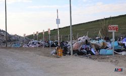 Adana’da Çöken Binaların Molozları Eşyalarıyla Birlikte Orada Korunuyor!