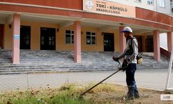 Yüreğir Belediyesinden Okullarda Temizlik Çalışması
