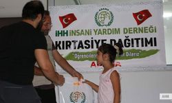 İHH Adana'dan Öğrencilere Kırtasiye Yardımı