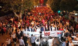 100 Bin Adanalı, 100. Kuruluş Yılı’nda Cumhuriyet’e Sahip Çıktı