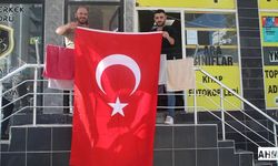 Cumhuriyet Bayramı Öncesi Adana Bayraklarla Donatılıyor