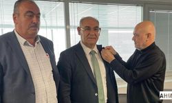 Mustafa Çay, MHP’den Ayıldı,  Yeniden Refah Partisi Rozeti Taktı!